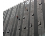 深圳屋顶漏水维修报价大公开！包工包料每平多少钱？中盛隆师傅详解